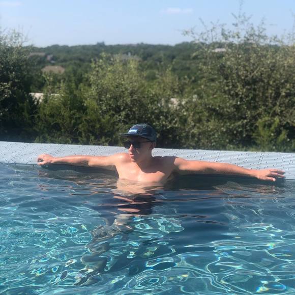 Meet your Posher, Aaron - Picture 1 of 1